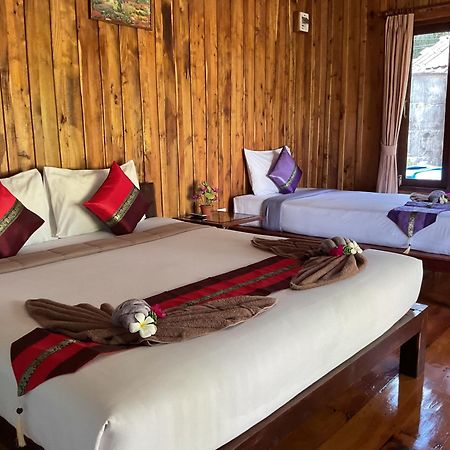 Kohjum Freedom Resort Koh Jum Exteriör bild