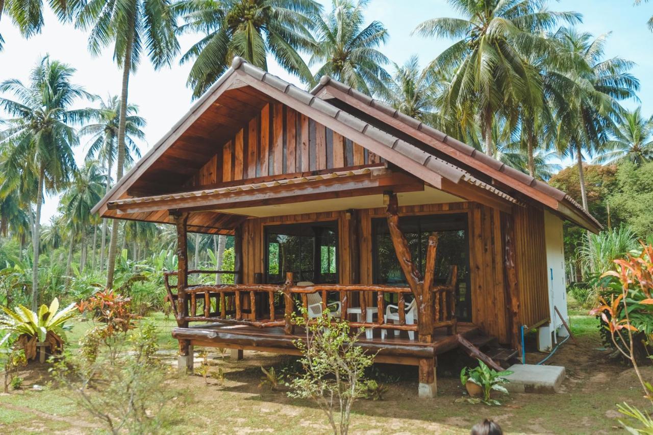 Kohjum Freedom Resort Koh Jum Exteriör bild