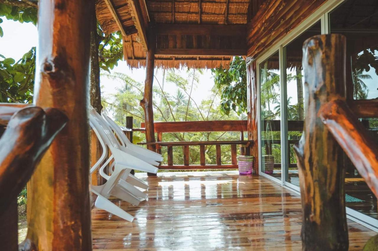 Kohjum Freedom Resort Koh Jum Exteriör bild