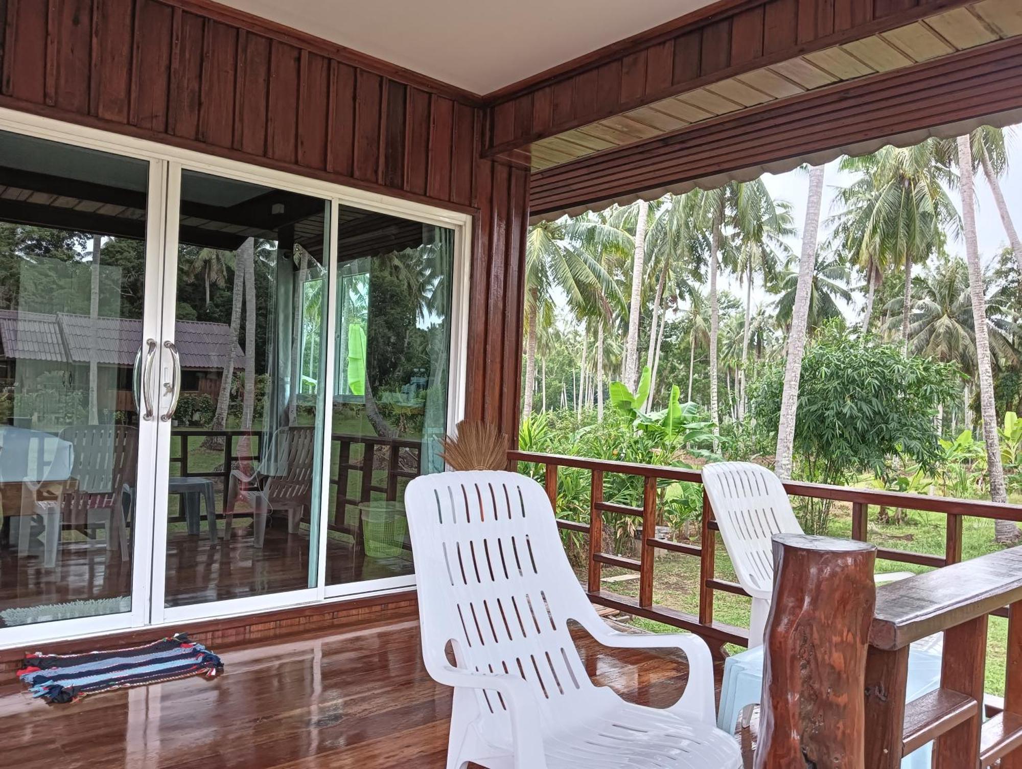Kohjum Freedom Resort Koh Jum Exteriör bild