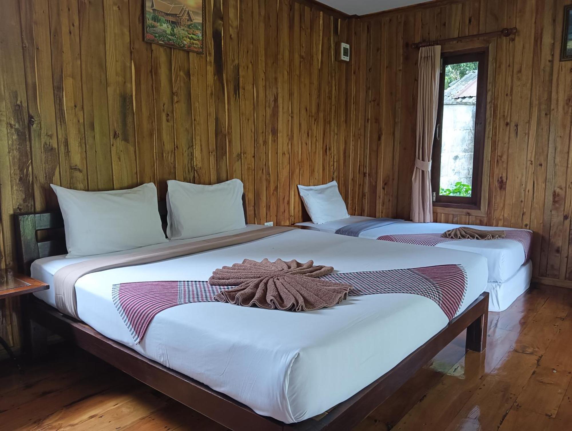 Kohjum Freedom Resort Koh Jum Exteriör bild