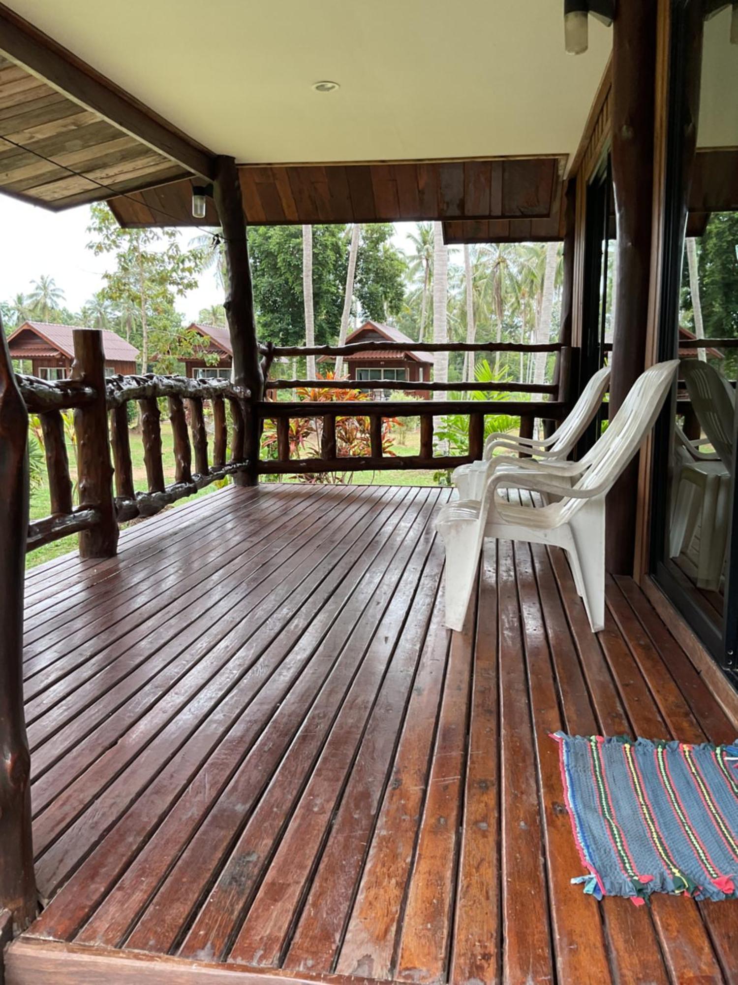 Kohjum Freedom Resort Koh Jum Exteriör bild