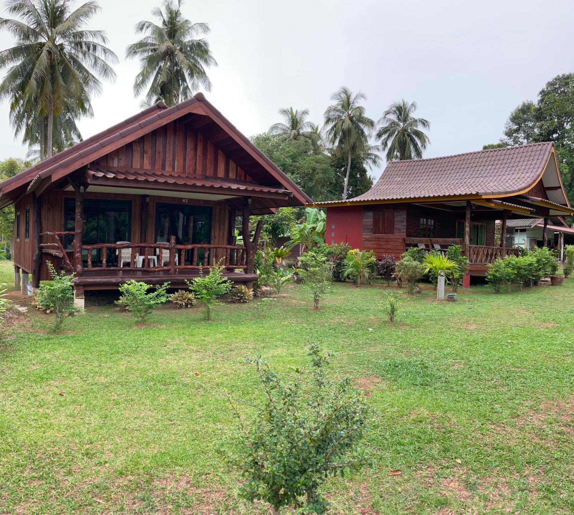 Kohjum Freedom Resort Koh Jum Exteriör bild